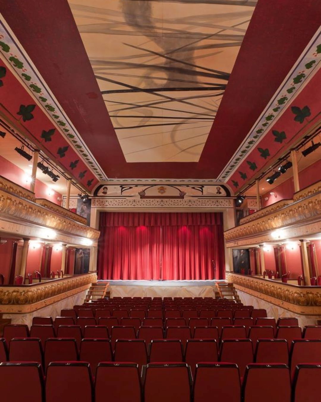 Teatro Pastor Díaz